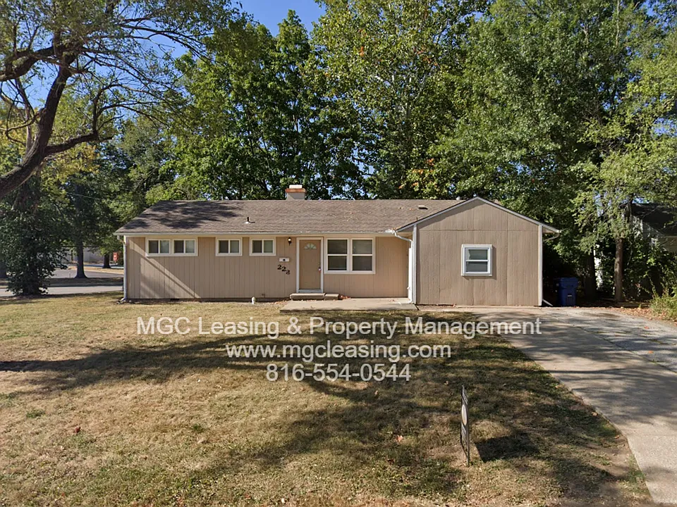 228 SW McClendon Dr