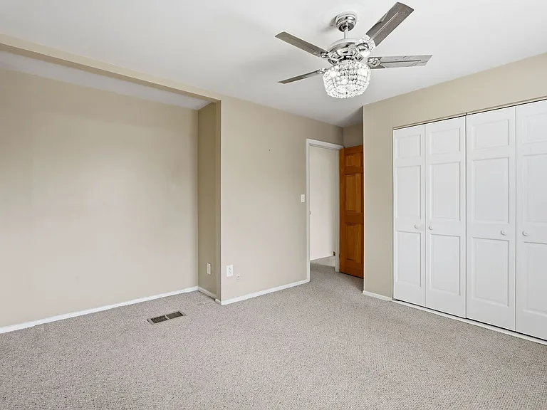 409 Kensington Dr — Photo 14