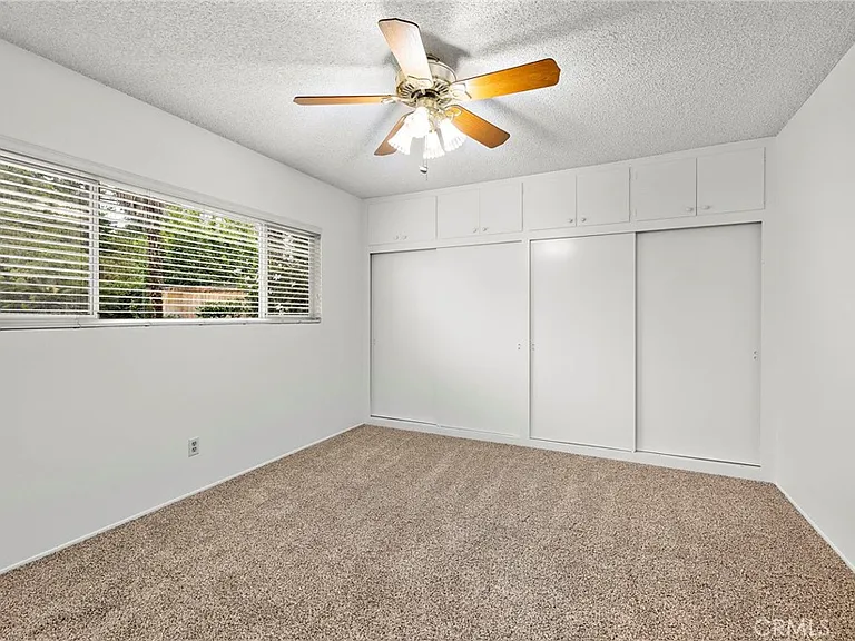 509 California Dr — Photo 15