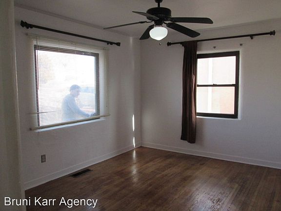 3rd image of 4820 Haines Ave NE
