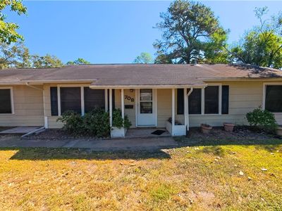 708 Avenue I St, El Campo, TX, 77437