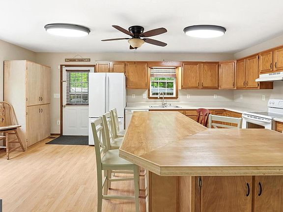 3rd image of 2747 Twymans Mill Rd