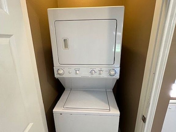 3rd image of 508 W Lagrange St APT 13