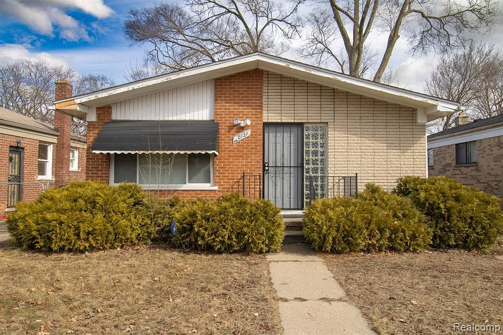 3 bed, 1040 sqft, $1,545 — Photo 1