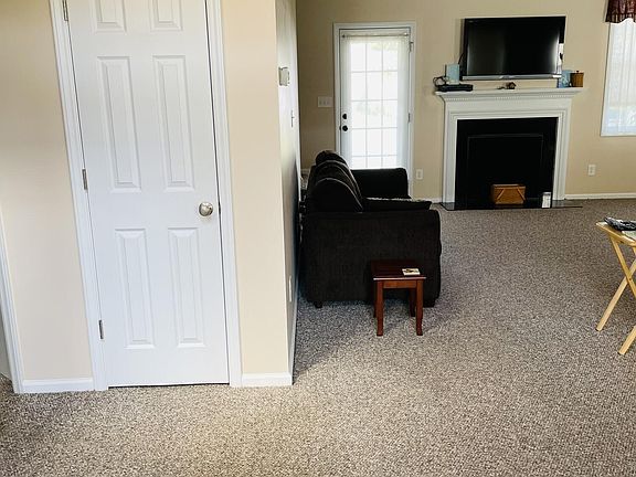 4th image of 426 Glacier Pl