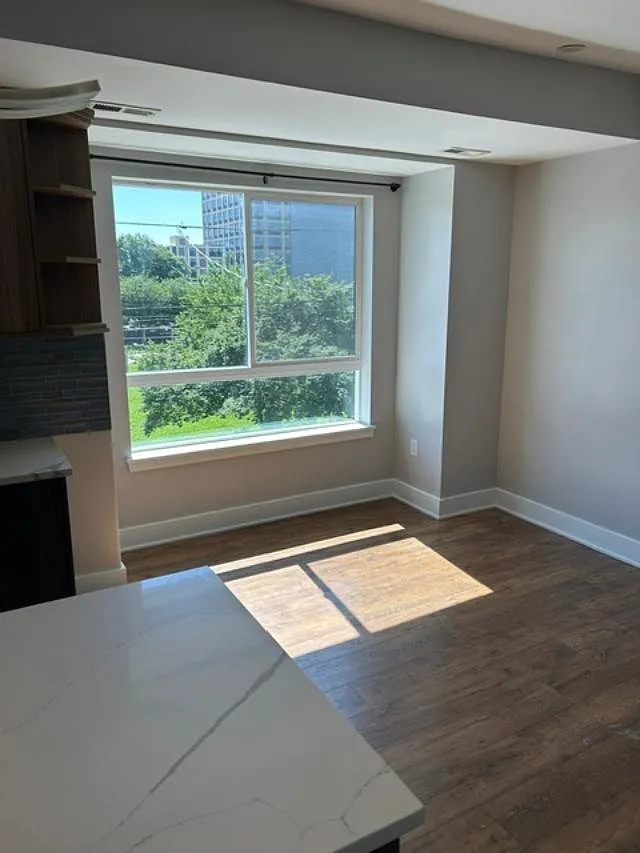 2 bed, 1050 sqft, $1,800 — Photo 4