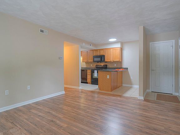 2nd image of 1700 Liberty Ln APT 3