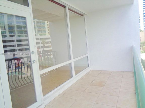 3rd image of 1408 Brickell Bay Dr APT 613