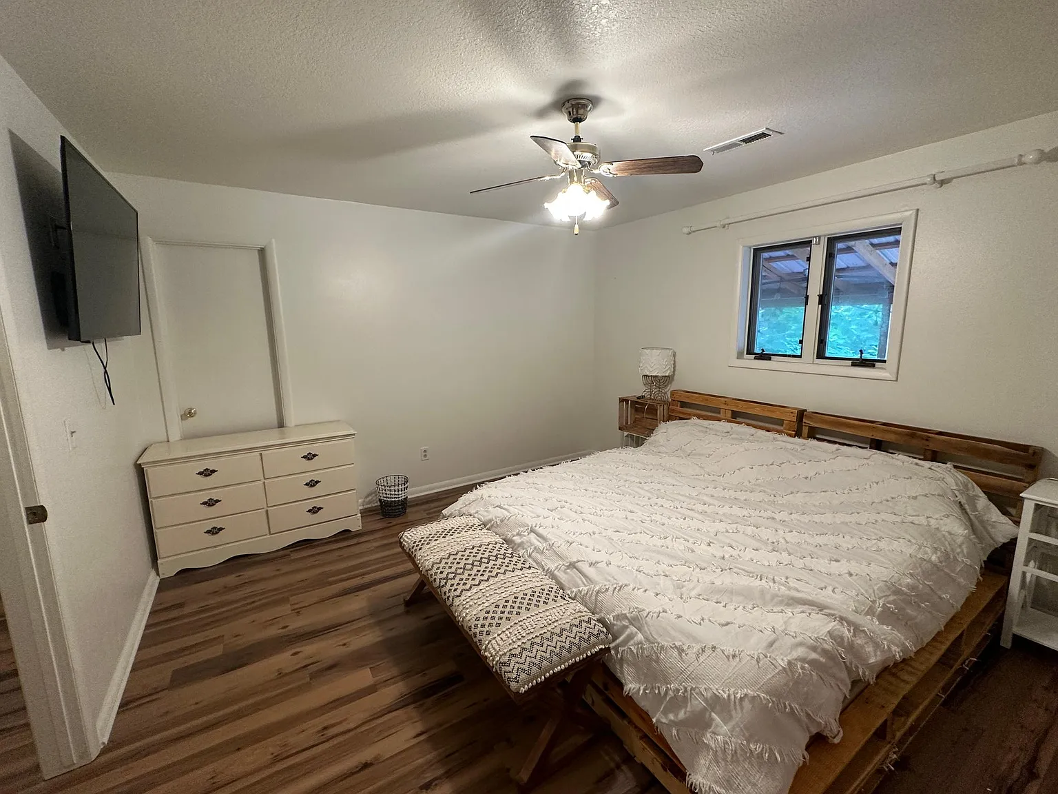821 S Summit Dr — Photo 2