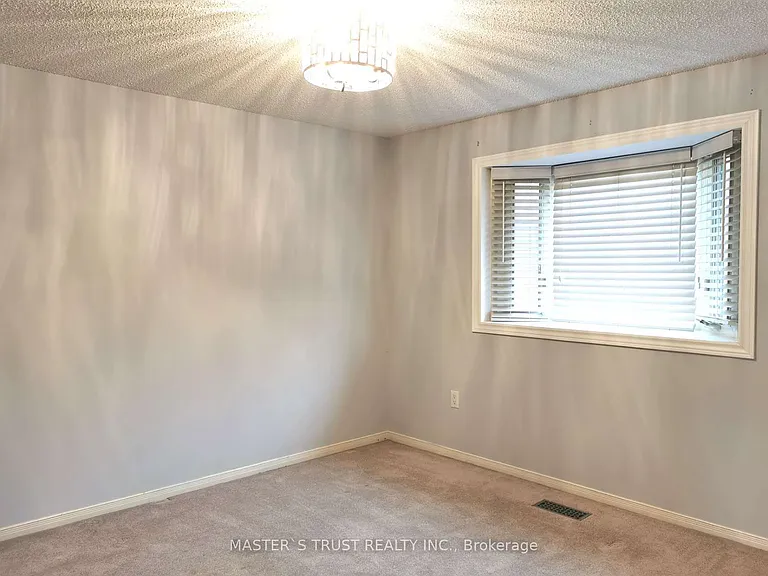 68 Lehman Cres — Photo 22