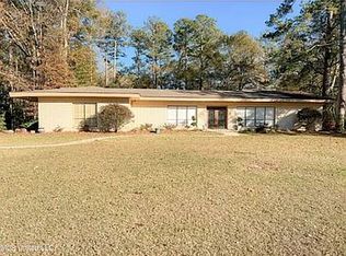 517 Kennedy Dr NW, Magee, MS 39111