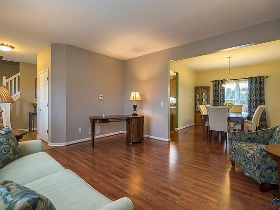 3rd image of 348 Twinbrook Dr