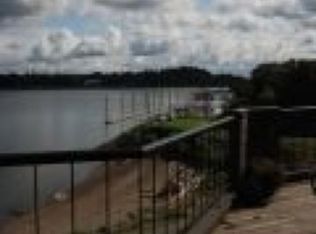 5826 S Riverpoint Ln, Portland, OR 97239