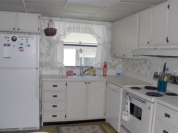 4th image of 709 Whippoorwill Ln