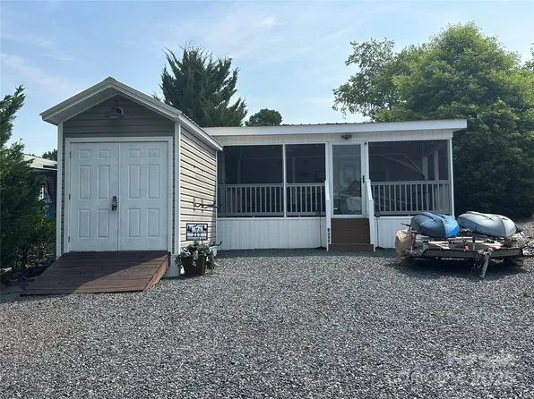 217 Badin View Dr #B257, New London, NC 28127