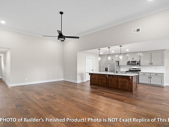 3rd image of 217 Hereford Blvd
