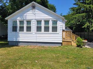 336 Chestnut St, North Syracuse, NY 13212