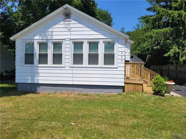 336 Chestnut St, North Syracuse, NY 13212