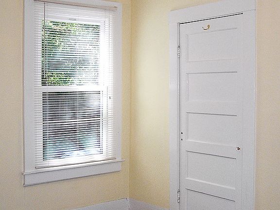 4th image of 1005 W Clay St #B