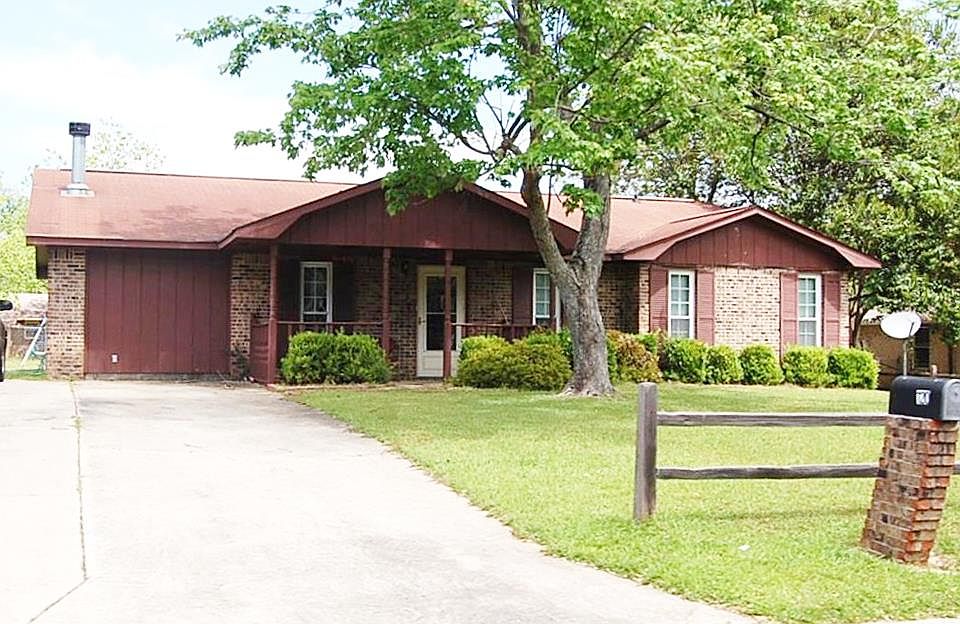1st image of 120 Barnesdale Dr