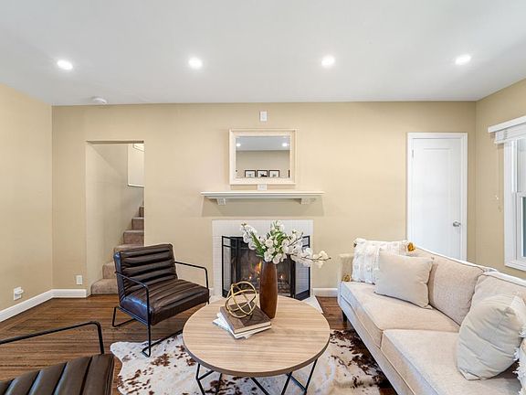 5th image of 1021 Larkspur Dr