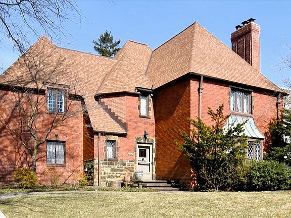 2nd image of 18397 Van Aken Blvd