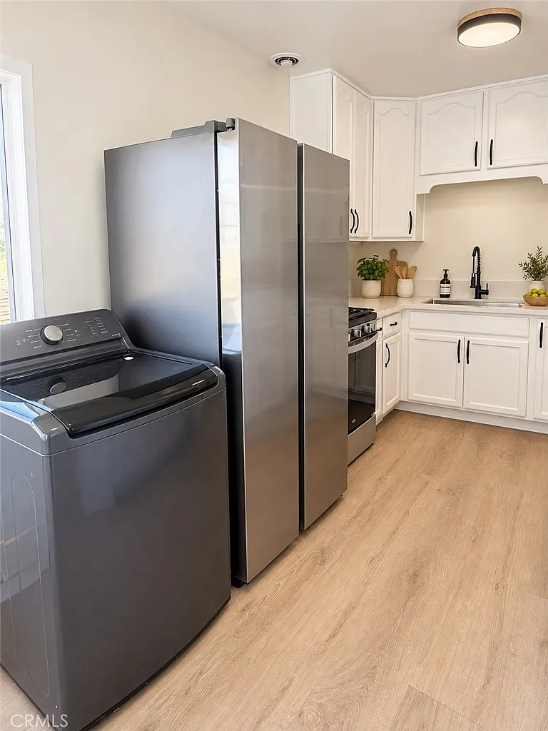 2 bed, 900 sqft, $3,150 — Photo 4