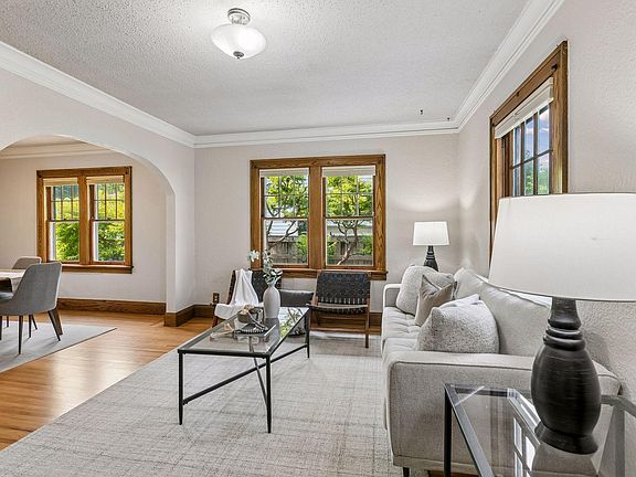 5th image of 4046 Vincent Ave N