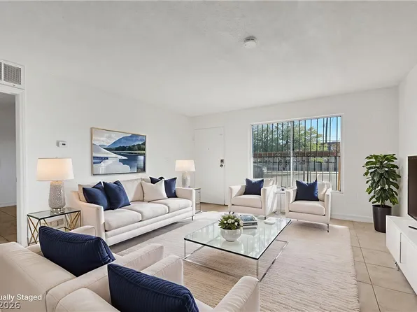 585 S Royal Crest Cir Unit 16, Las Vegas, NV 89169