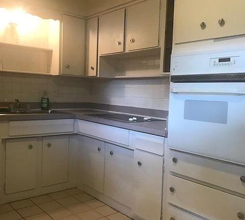 3rd image of 28 N Hillcrest Ave