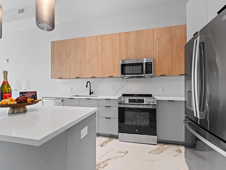 Leksa at Cityplace — Photo 122