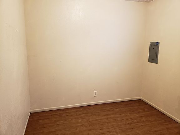 3rd image of 605 Morris St