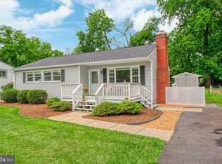 57 N Laycock St, Hamilton, VA 20158