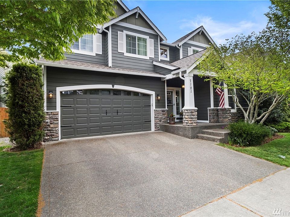 Horizon pointe 3 car/tandem garage!