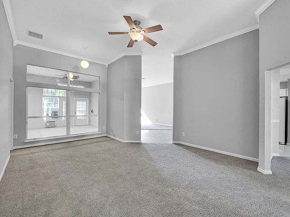 4th image of 2112 WILLESDON Drive E