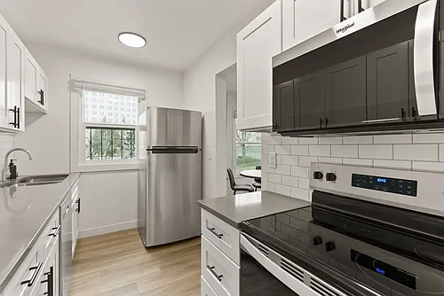 Cambridge Court Apartments Photo 1