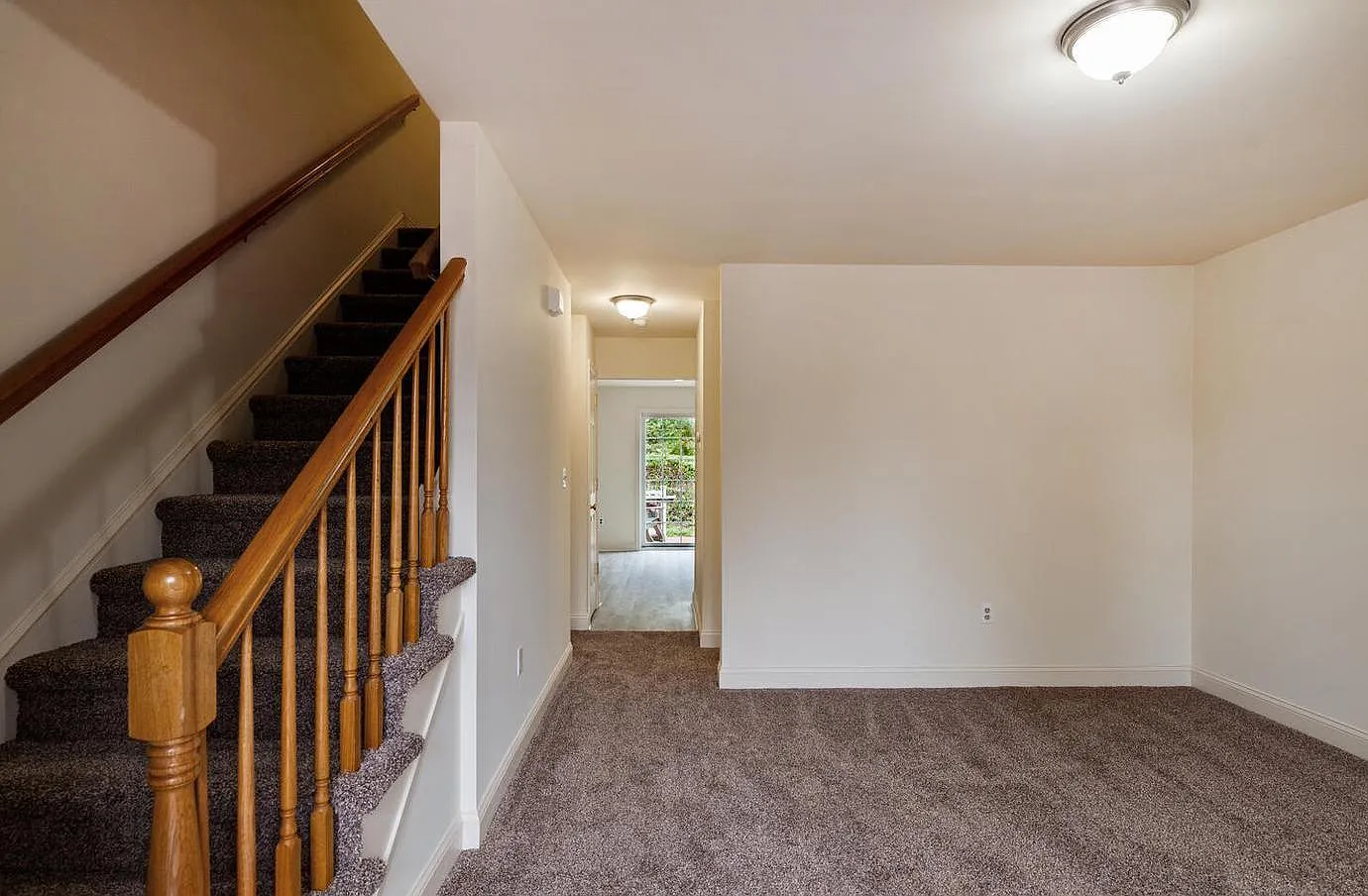2 bed, 1.5 bath, 1152 sqft, $2,175 — Photo 2