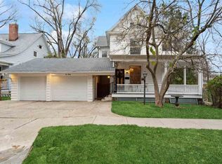 1030 E Washington St, Iowa City, IA 52240
