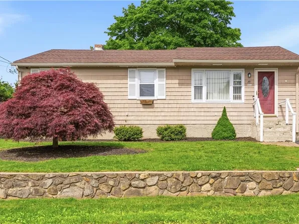 29 Dix Ave, Johnston, RI 02919