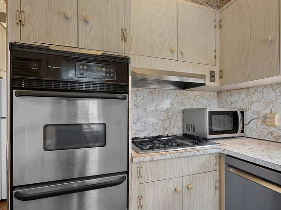 4th image of 290 Lafayette Ave Floor 2