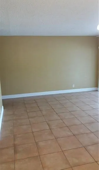 2947 Riverside Dr #129 — Photo 7
