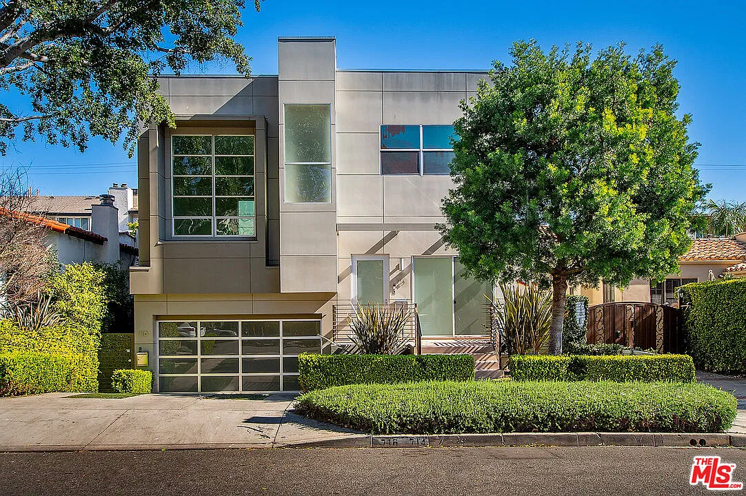 2 bed, 2.5 bath, 2500 sqft, $8,750 — Photo 1