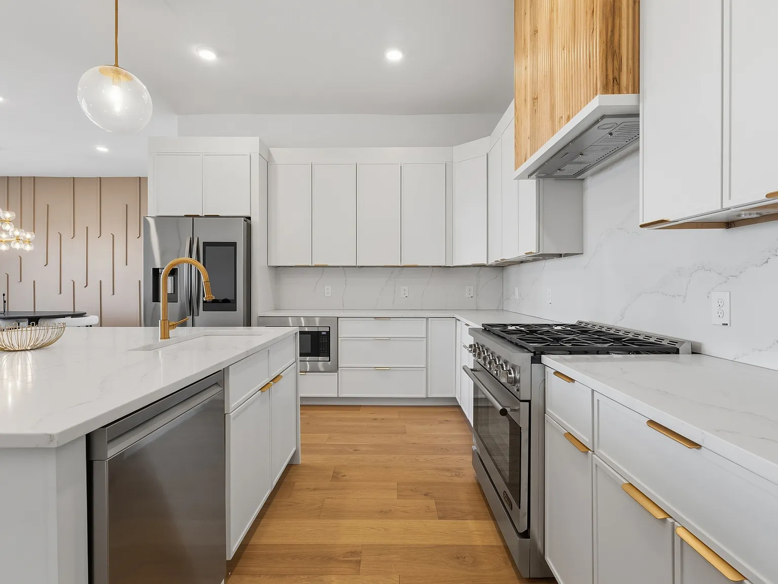 4 bed, 3145 sqft, $8,500 — Photo 4