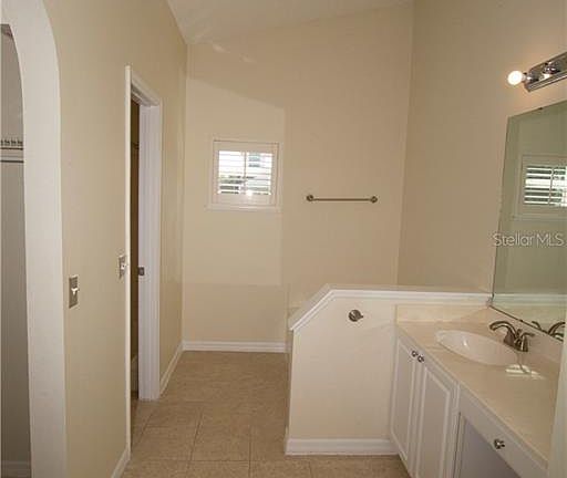 5th image of 250 Woodbury Pines Cir