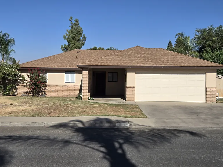 630 N Oxford St — Photo 16