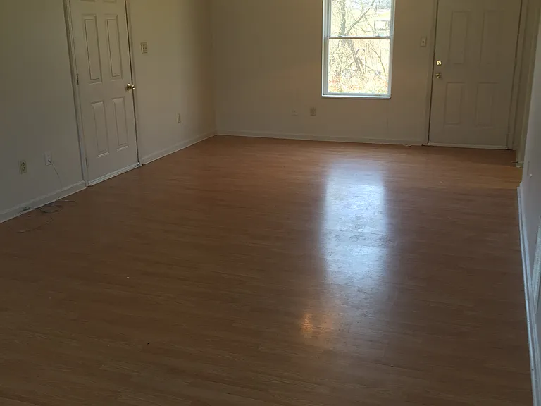 1299 Crescent Ct — Photo 8