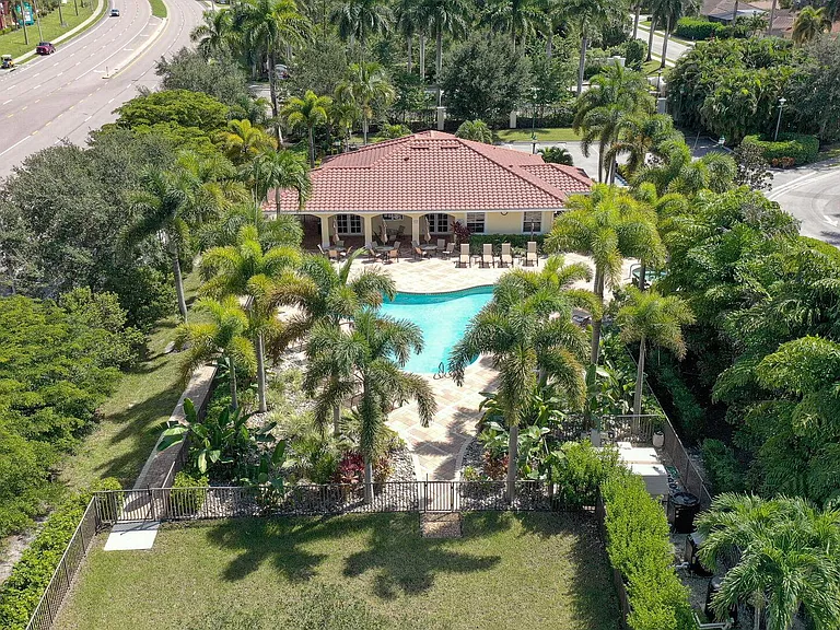 7667 Martino Cir — Photo 39