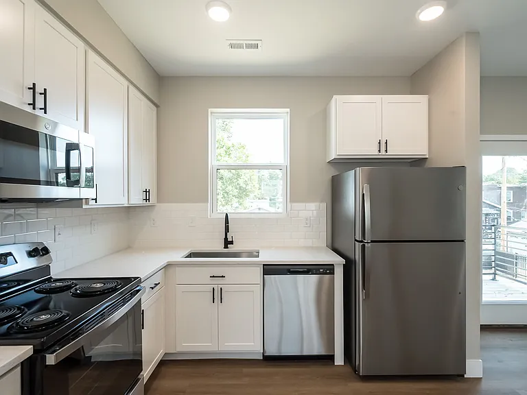 2182 Forest Ave — Photo 22