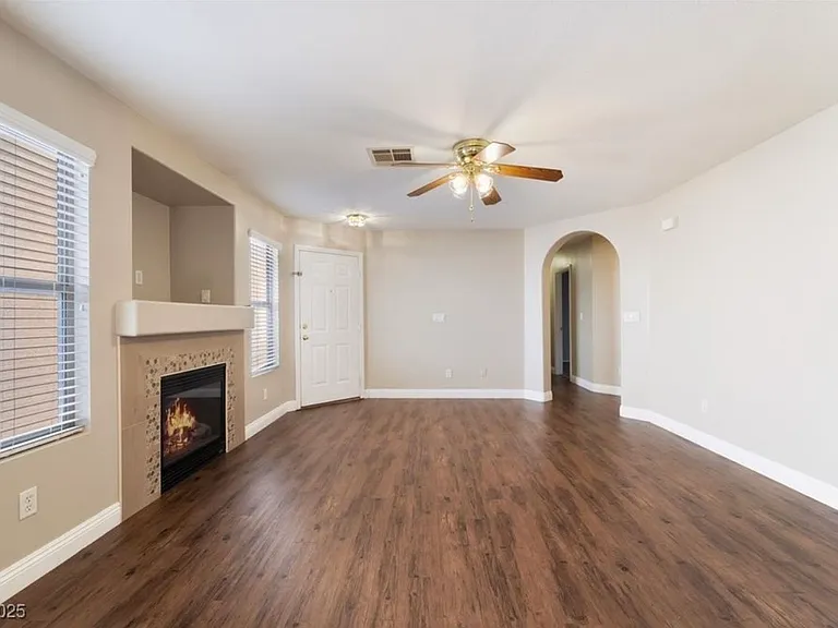 9633 Deer Park Ave — Photo 2