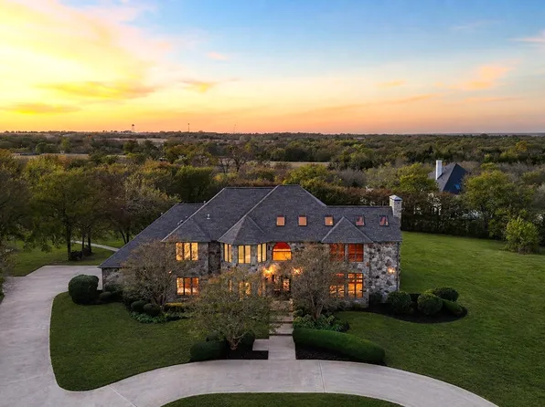 362 Woodland Hills Dr, Sherman, TX 75092